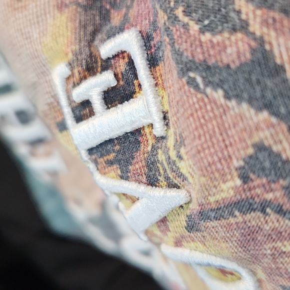 Icone Par Simons In The Mood For Love T Shirt Size Medium - Picture 14 of 14